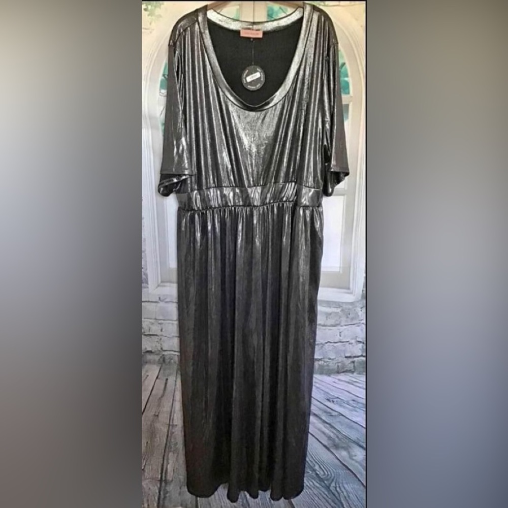 Womens Plus Size 4X Jumpsuit NEW WITH TAGS 
Metallic Jumpsuit